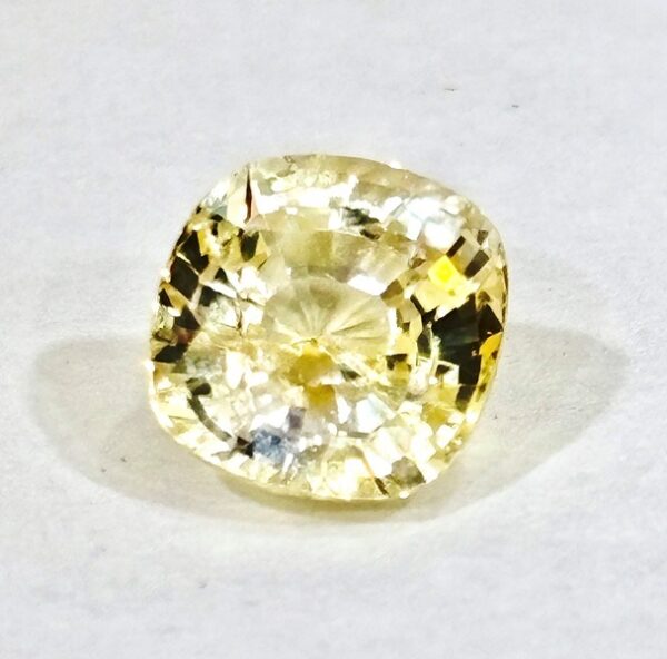 YELLOW SAPPHIRE GEMSTONE